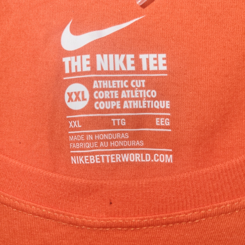 Nike T-shirt - Picture 2 of 2